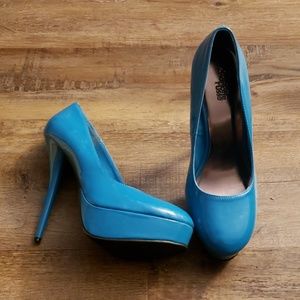 Turquoise pumps